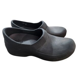 Crocs Dual Comort Clogs Wmns SZ 8 Workwear Comfort Slip Resistant Nurse Everyday